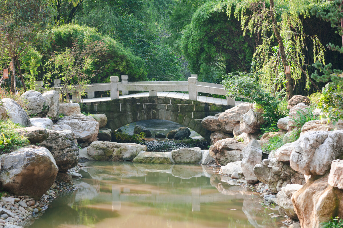 当唐诗宋词遇上春日美景，一起感受春天里的诗意美景