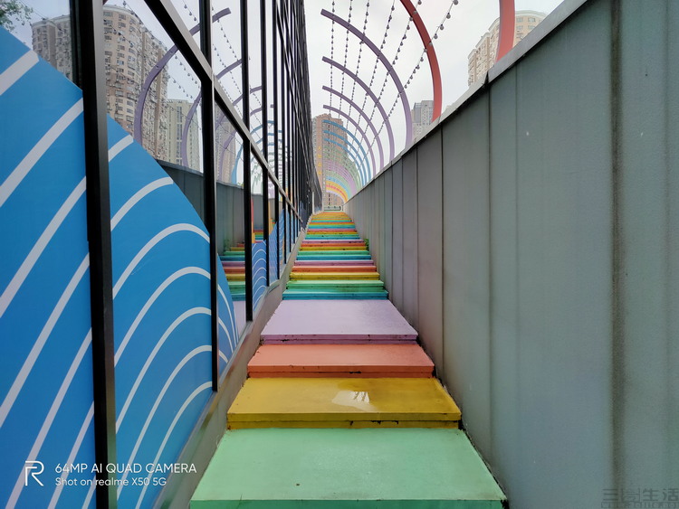 系统升级会“负优化”拍照？我们测了两台手机