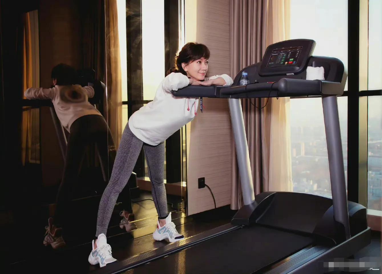 赵雅芝、陈数、殷桃等一众大龄女星，如何保持身材，做法值得学习