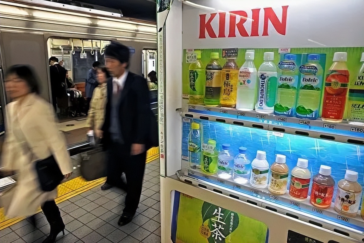 年赚百亿，却2次卖身！称霸广东的老字号，输给了昔日死敌