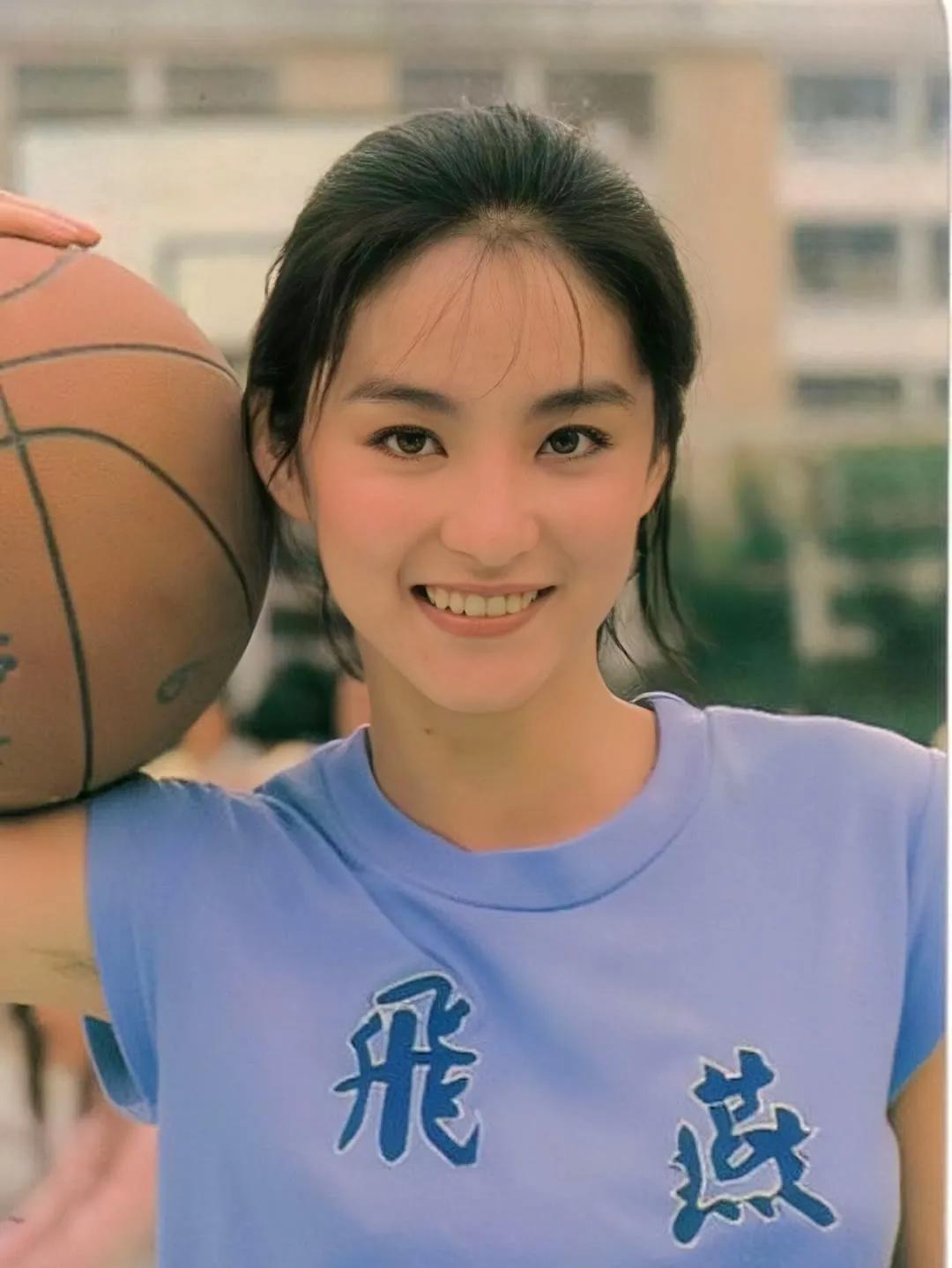 林青霞年轻时真是惊艳了时光