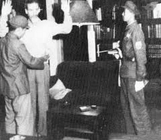 1950年外国间谍企图国庆节炮轰天安门，毛主席：打过来谁都不许跑