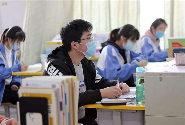 高考为什么用“2B铅笔”涂卡？看到电脑呈现试卷后：原来如此