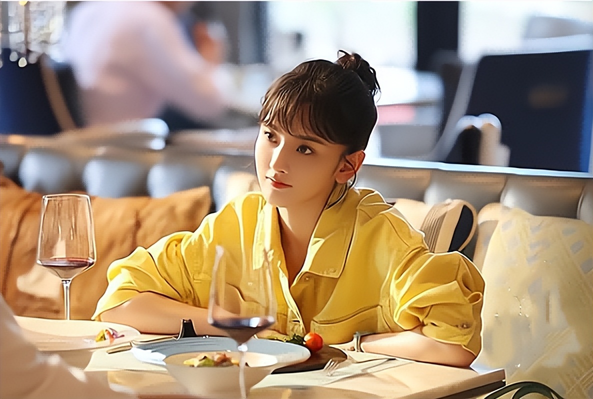 同样是演学生，把张柏芝、赵丽颖和吴倩放在一起，美得各有千秋