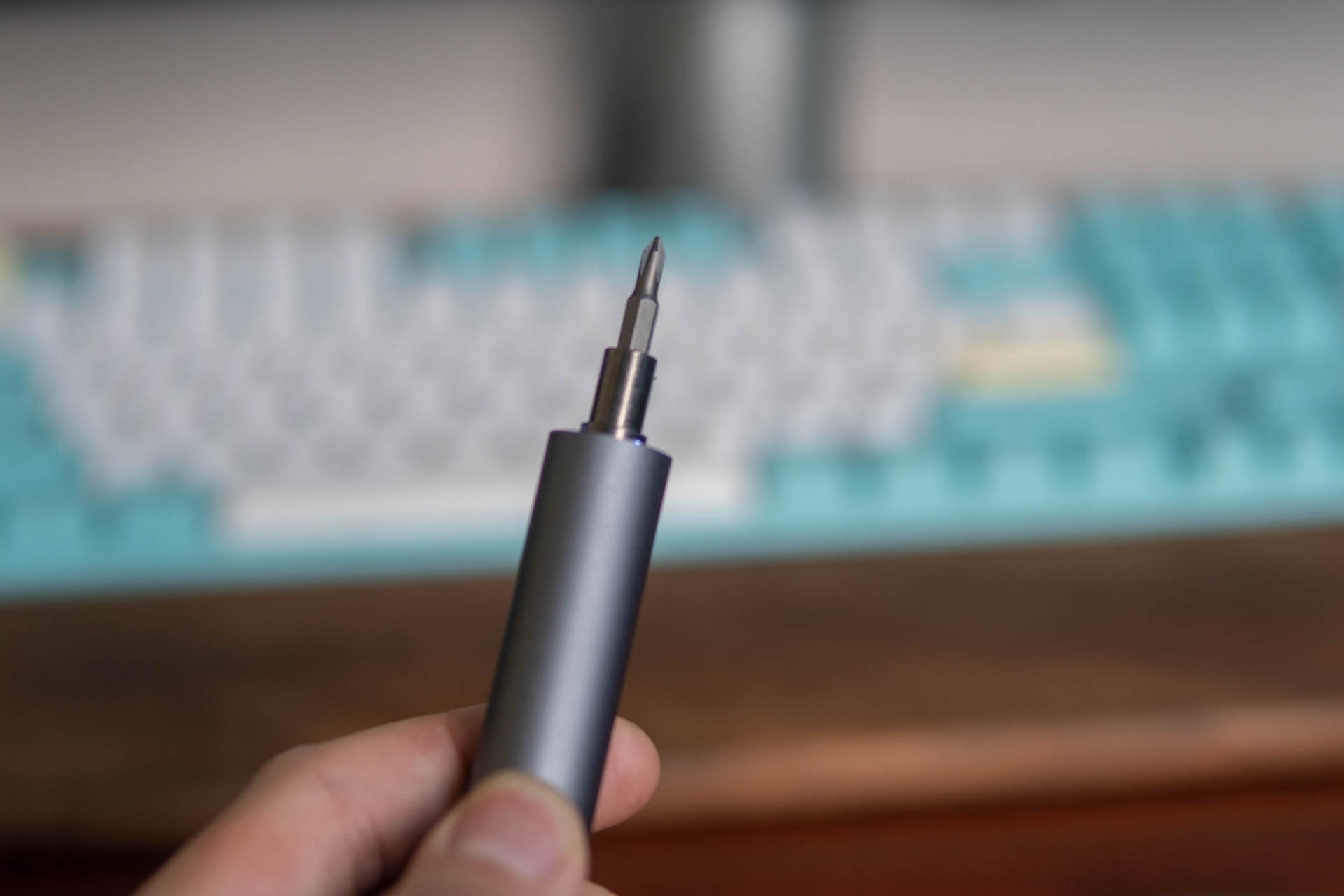 36只批头，电动操作，WOWSTICK电动螺丝刀会是你的心头爱吗