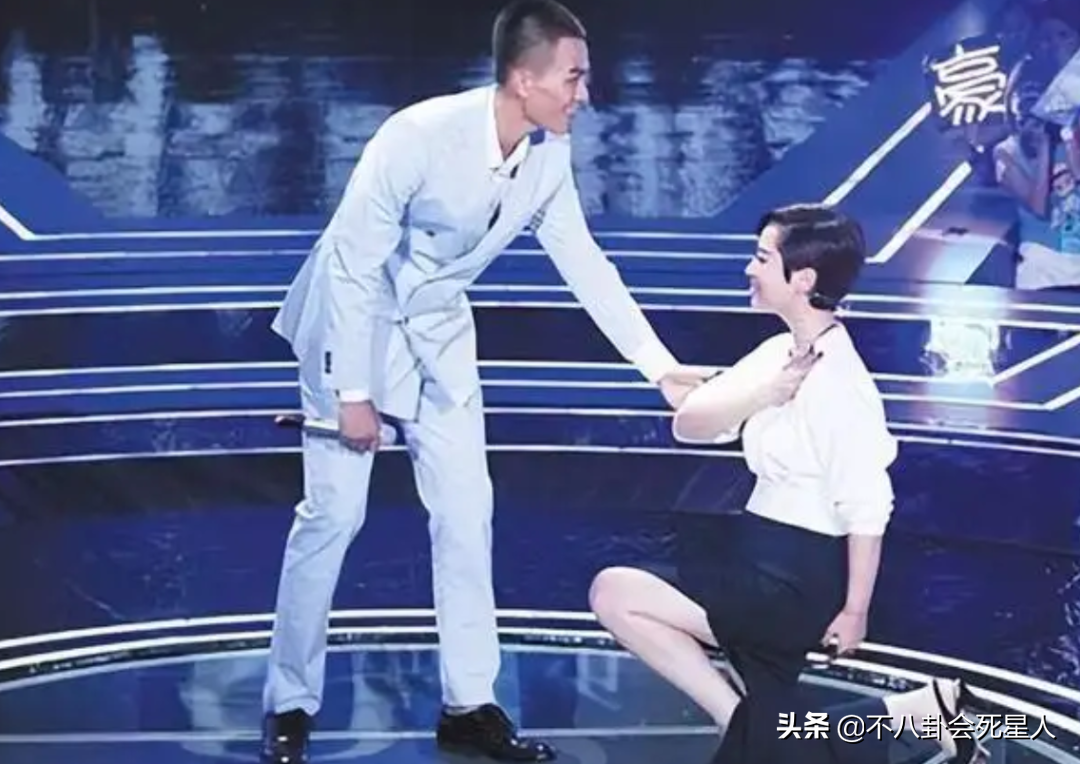 ​2022娱乐圈半年大事记：有4部爆款剧，火了3个明星，消失了一个人