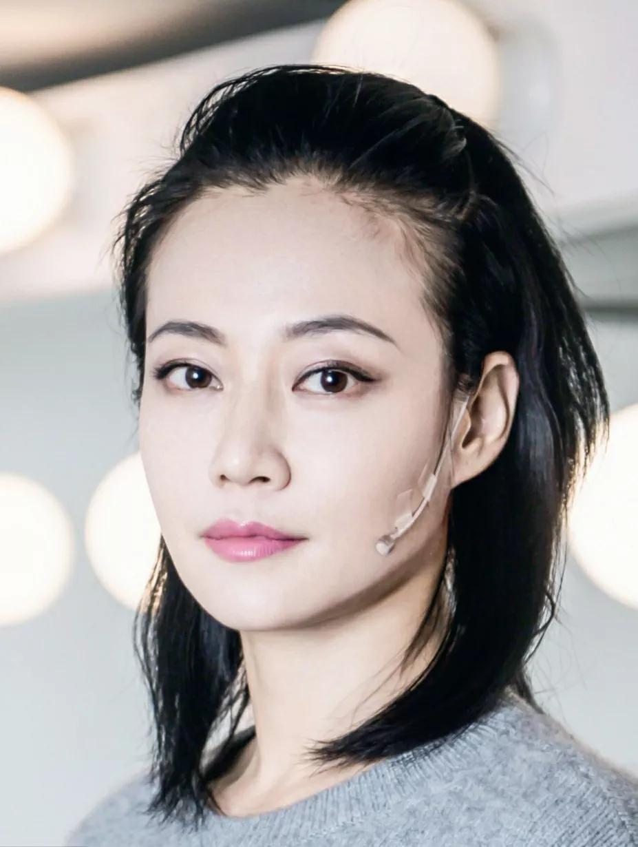 谭卓：知性优雅，青春靓丽，温婉大方