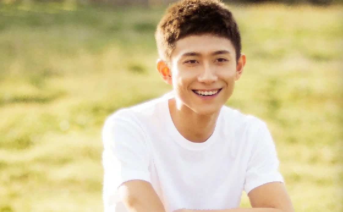 同为是“泡面头”，把张一山、肖战和张国荣放一起，差距就出来了