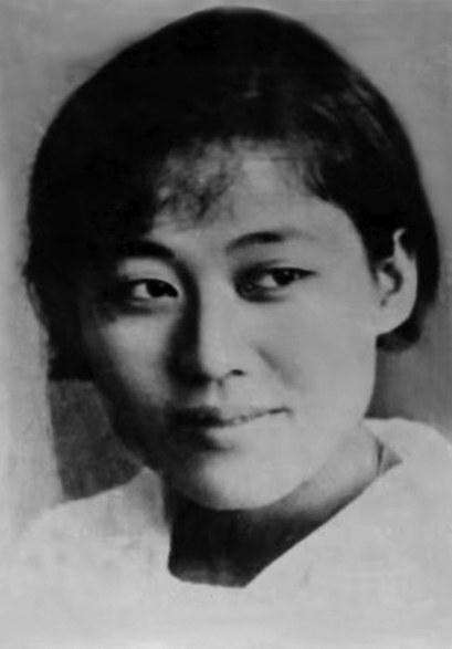 她是著名的抗日女英雄，因叛徒出卖被日军剥皮，折磨多日仍不松口