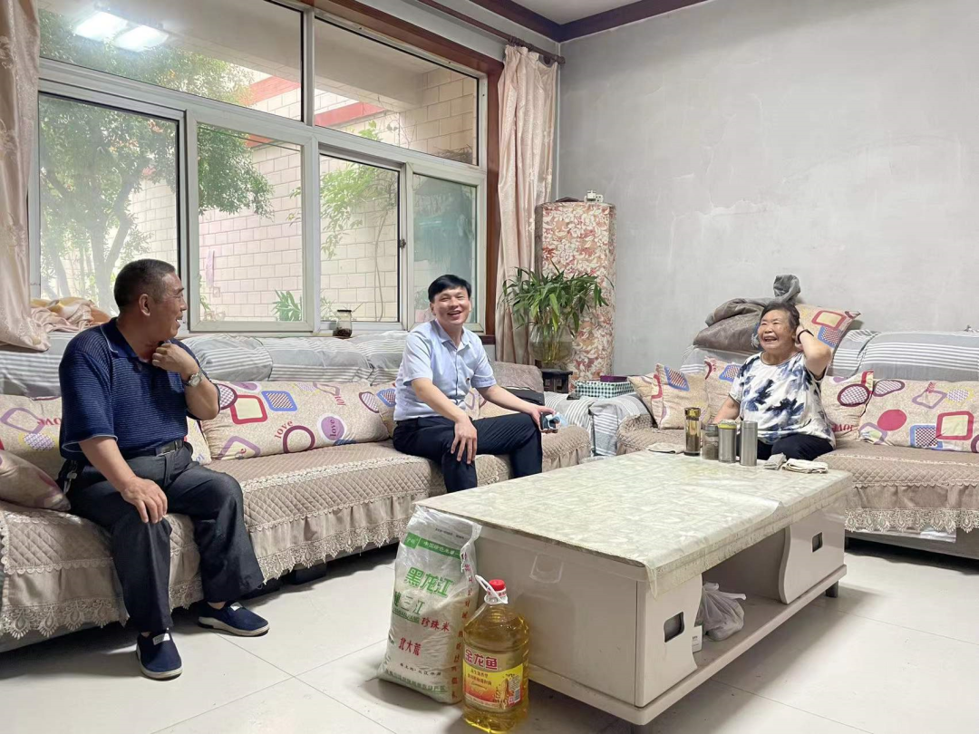 邯鄲磁縣聯社黨委開展“七一”走訪慰問活動