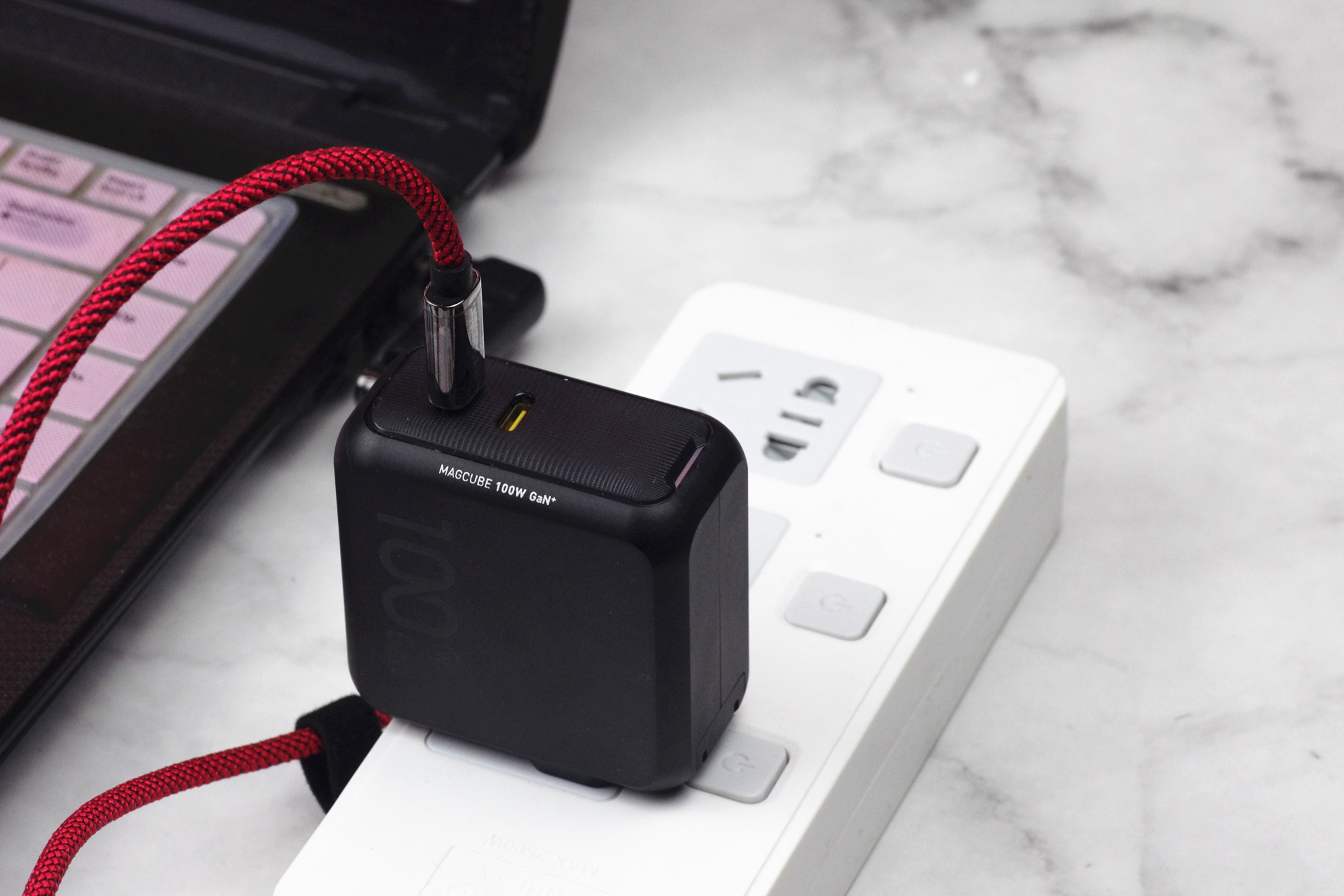 充電小鋼炮，筆記本手機都能用，Aohi 100W氮化鎵充電器體驗