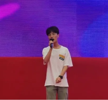 “火”了！四川“高颜值”男学霸：连续3年拿国奖，保送985深造！