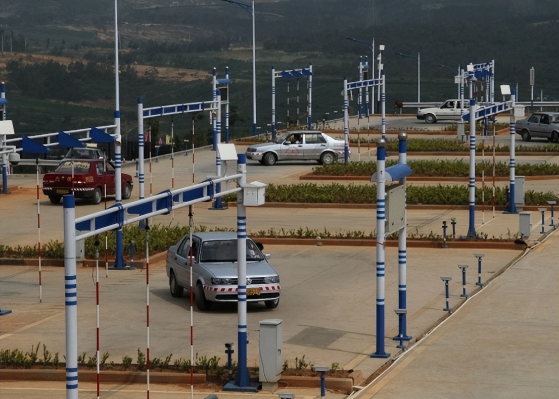 5月1号起，没考驾照的朋友都笑了，驾照可以自学直考，省时又省钱