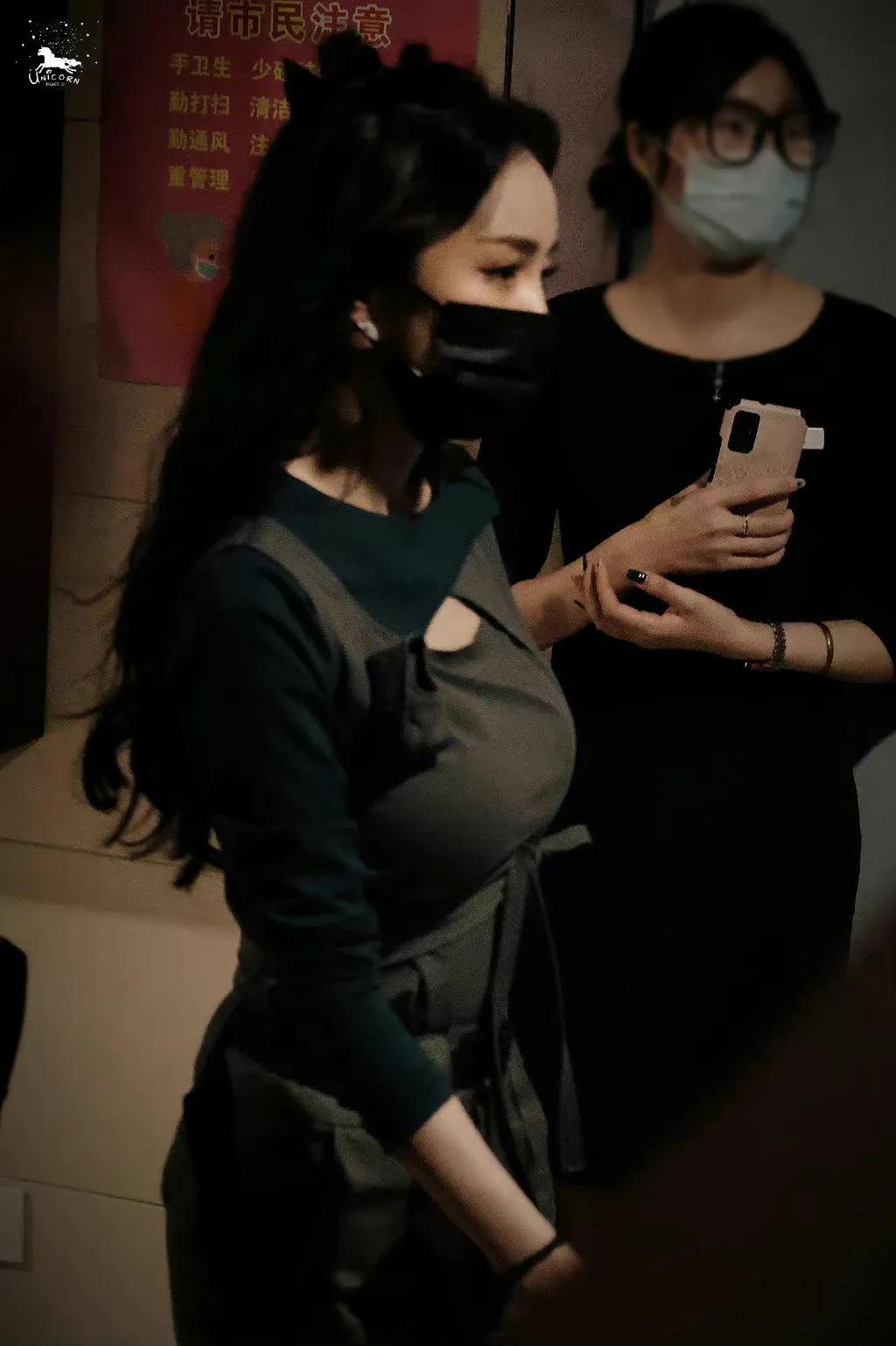 美女明星 杨幂飒爽英姿帅极了