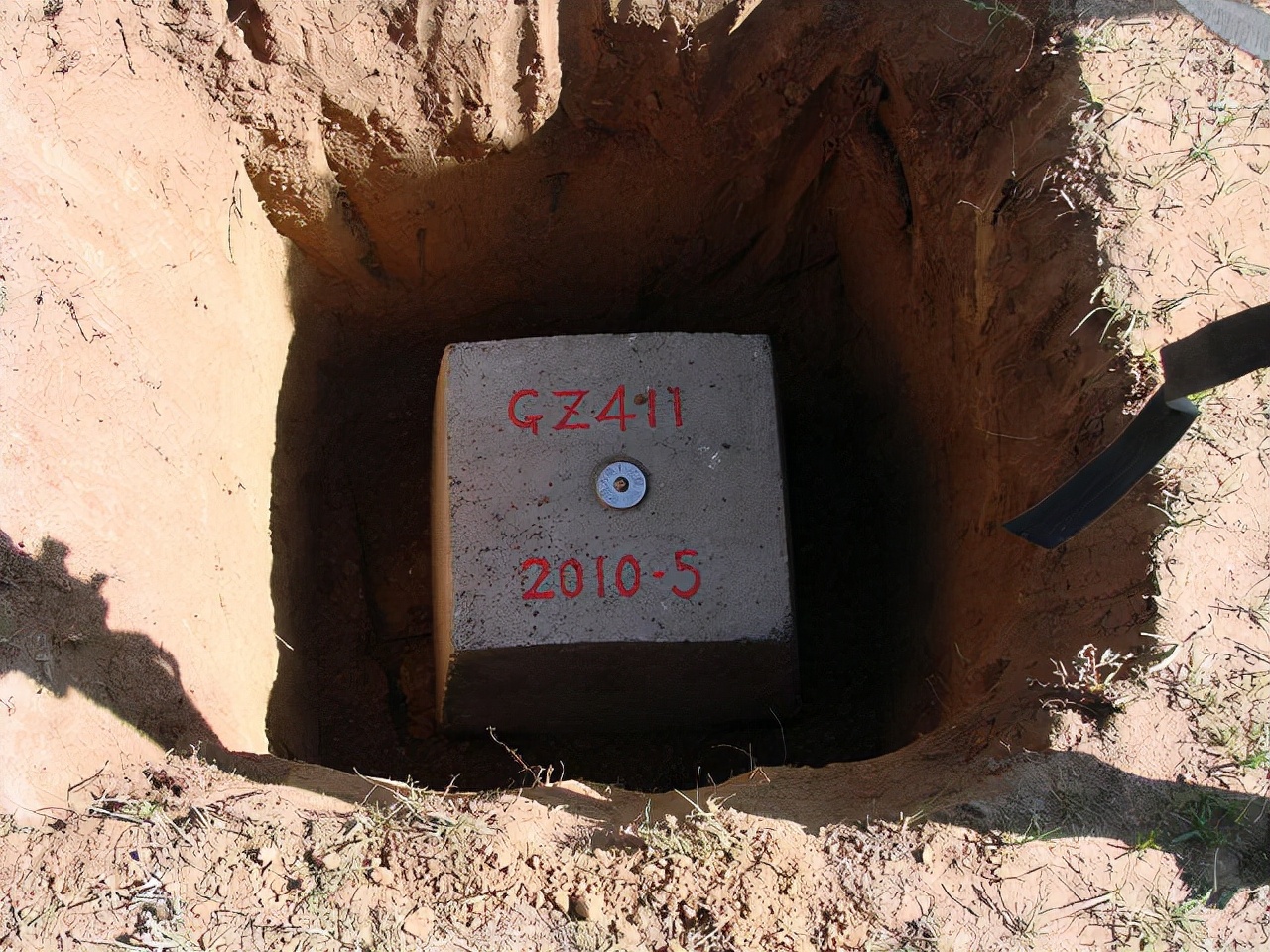 测量控制点是指在进行测量作业之前,在要进行测量的区域范围内,布设一