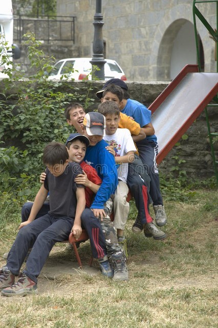 2013年老奶奶自己摔倒讹上小孩，不仅没有讹到钱还让儿子坐了牢