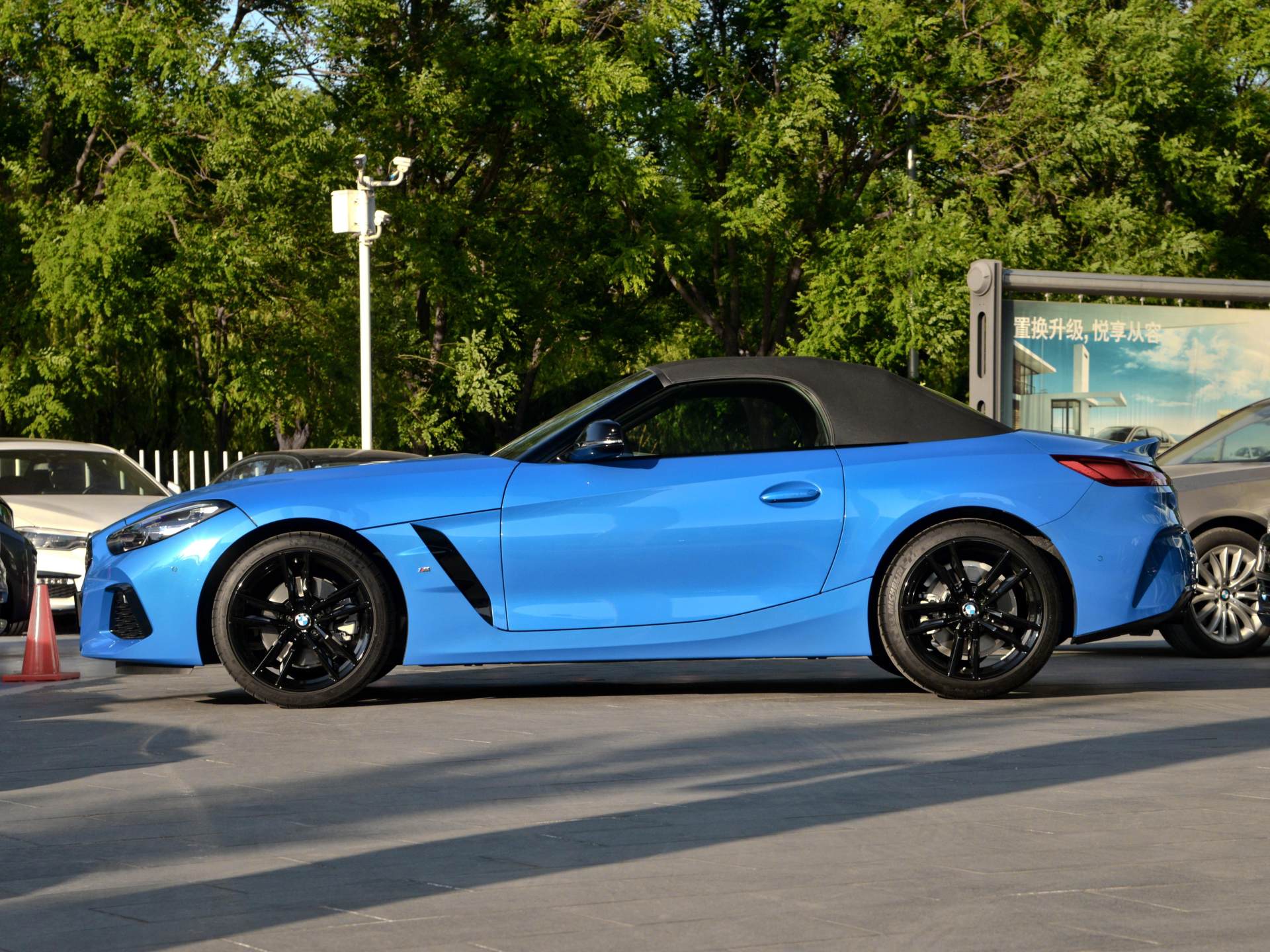 宝马z4报价及图片(高颜值小跑车) - 四帝国车市