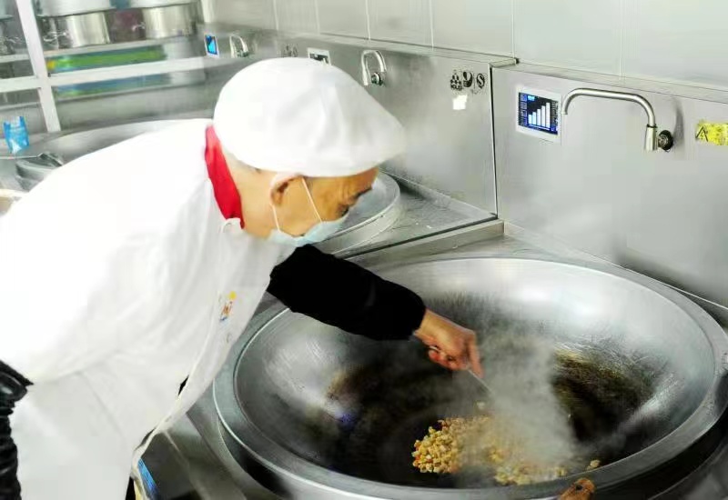 磨炼厨艺 助力成长——淅川县实验幼儿园餐厨人员厨艺大比拼活动