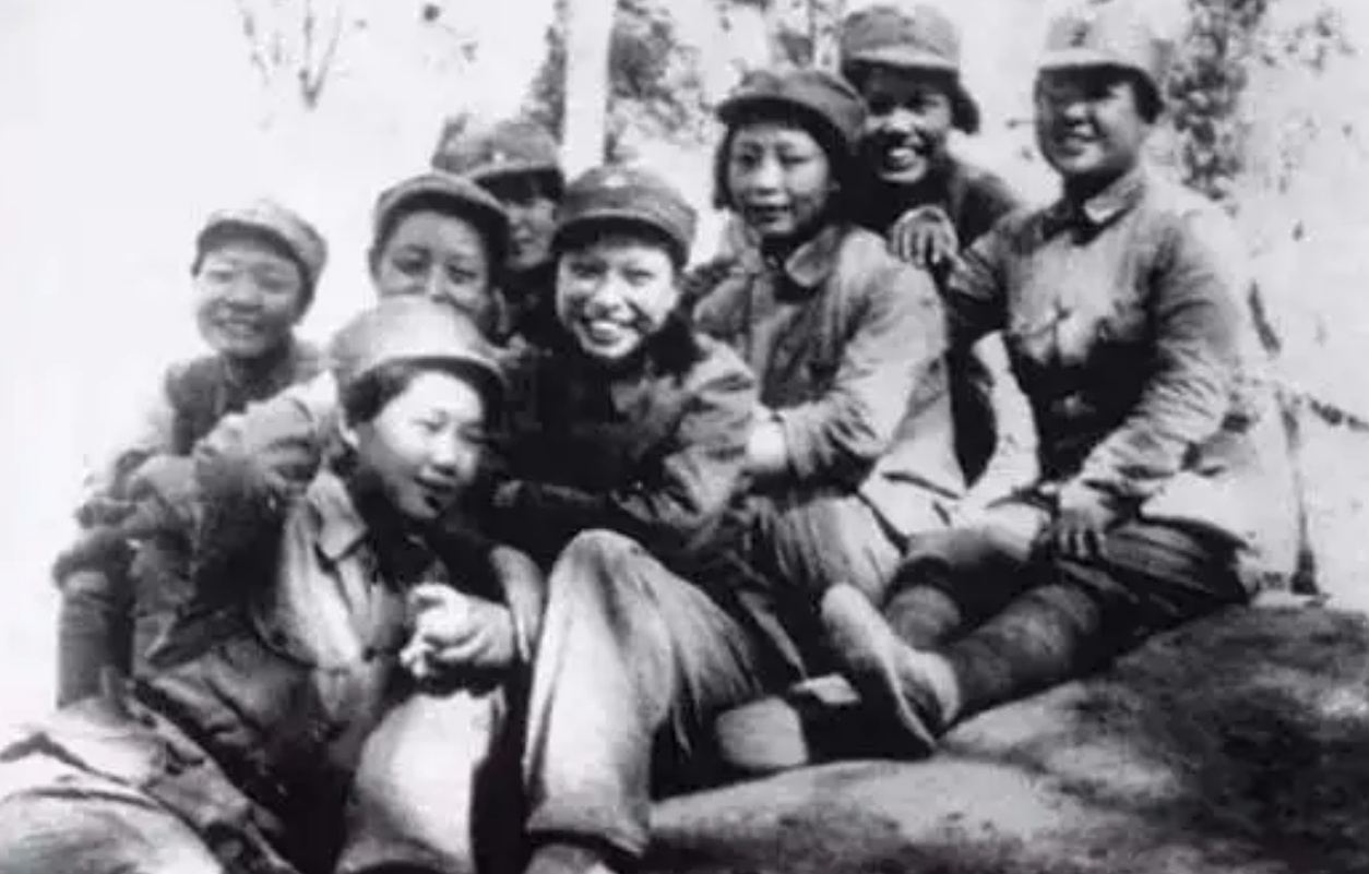 红军团长夫妇战乱分离，54年后妻子在菜摊找到丈夫下落，77岁复合