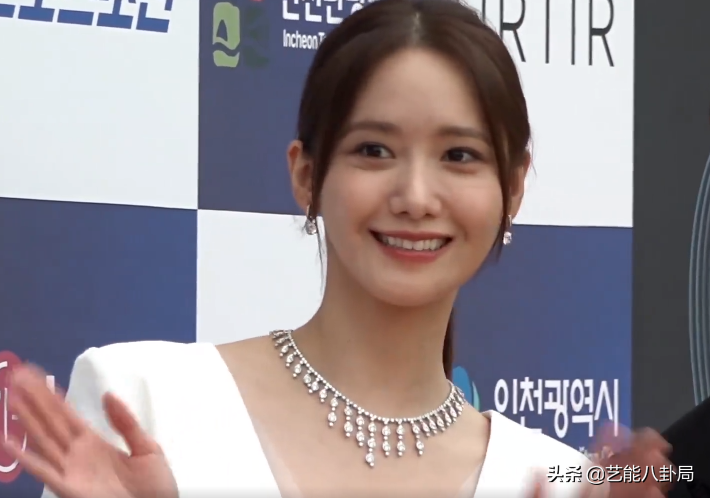 对比图有！韩国青龙大赏红毯，有人换脸，有人姨化，颜值集体滑坡