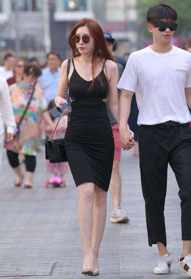 纯黑色露腰棉质长裙，性感前卫，高级感十足的平价服饰