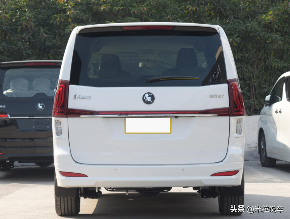 终于上市了！体验风行M7：中大型豪华MPV，2.0T仅12.69万