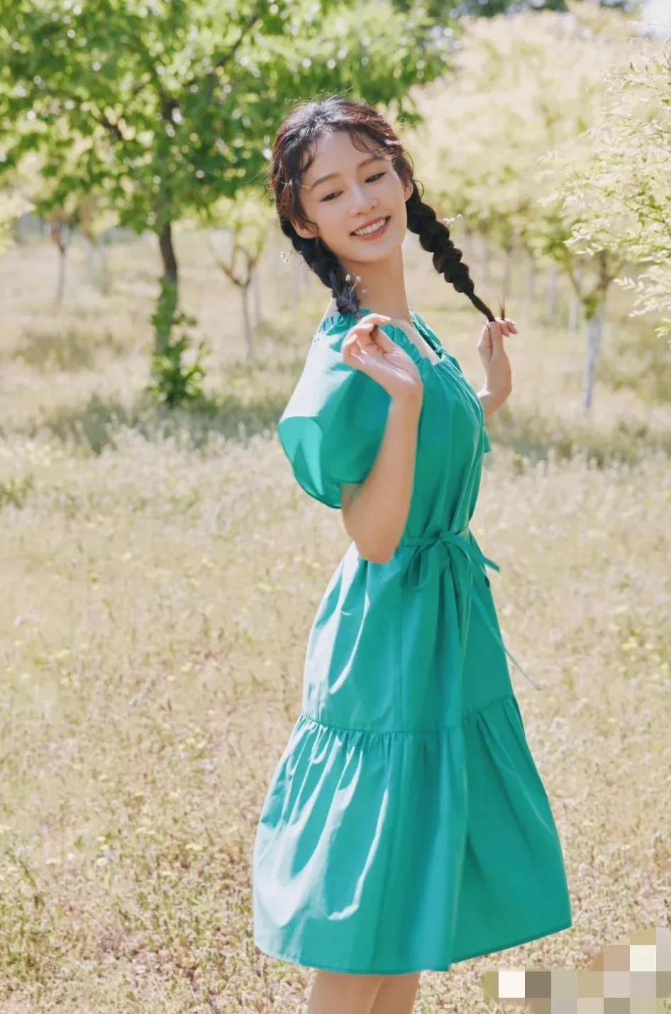 “清新治愈”，10位女星的夏日美裙，谁最深得你心？