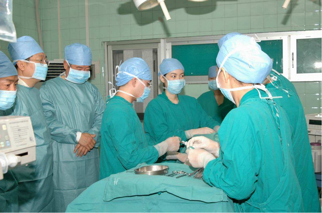 临床医学高校金字塔公布，上交和浙大稳坐塔尖，山大无缘前三名