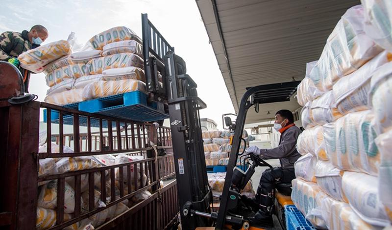 �������ռ��ţ������� ���г� ����Ӧ