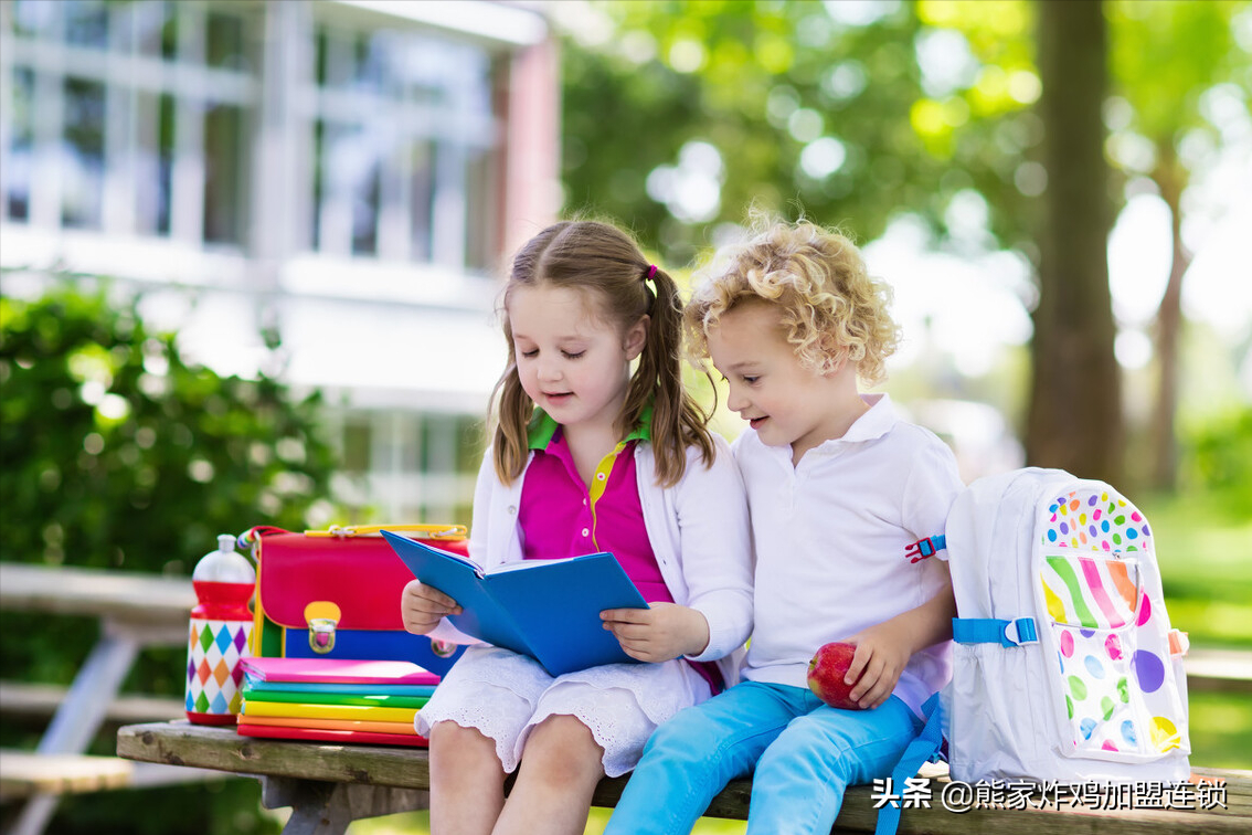 学校门口卖啥小吃挣钱（学校门口卖什么小吃好）