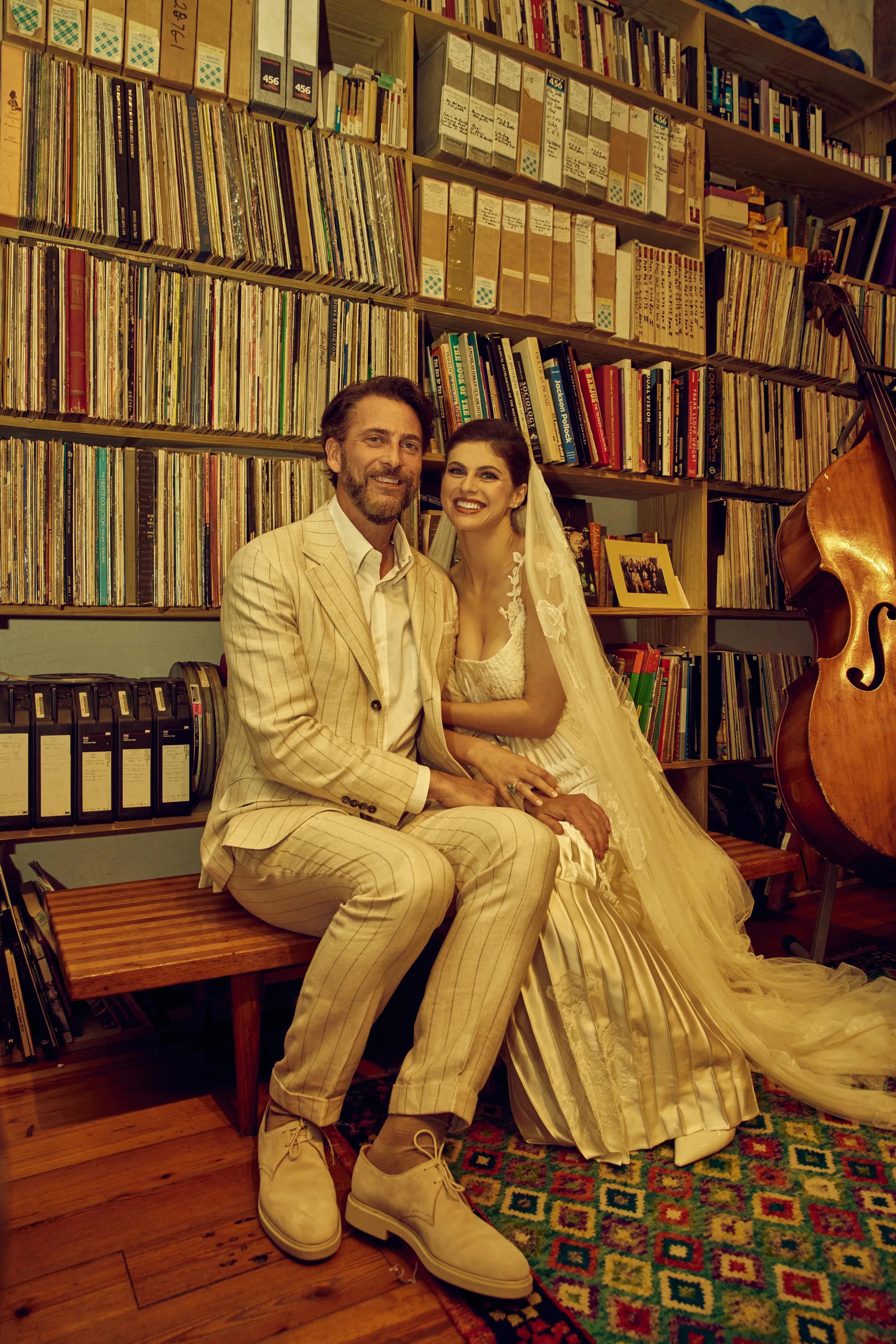 亚历珊德拉•达达里奥跟男友结婚了！俩人浪漫甜蜜婚礼照让人嫉妒