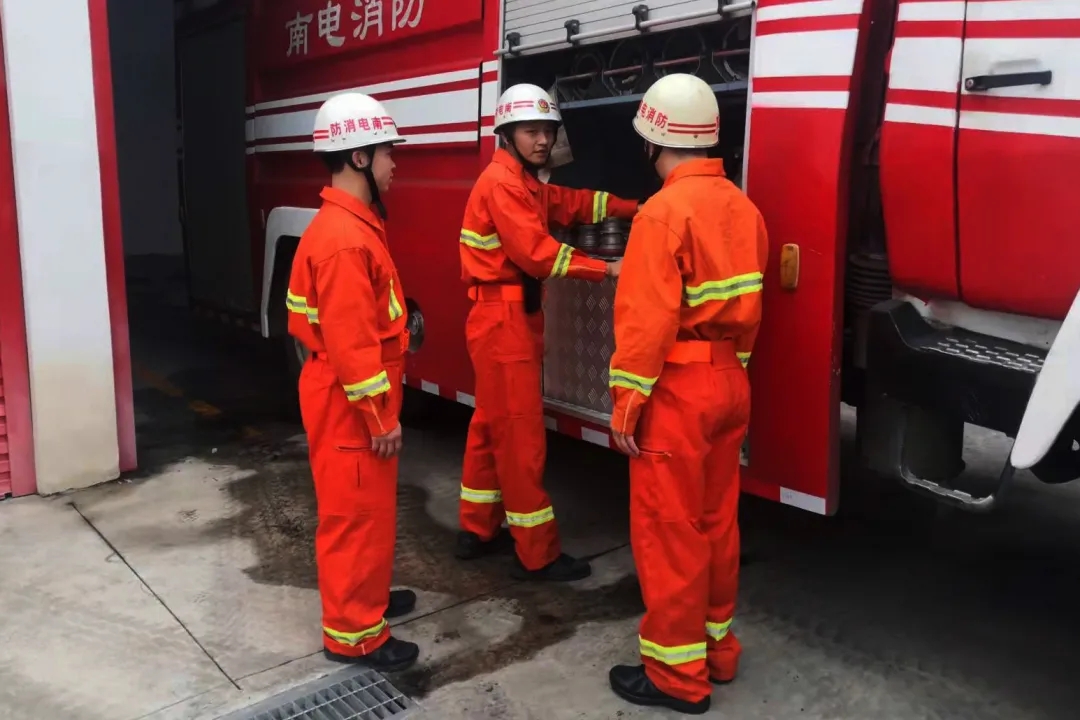 除夕，万腾保安安全守护万家灯火