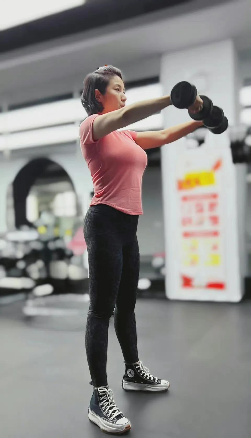 赵雅芝、陈数、殷桃等一众大龄女星，如何保持身材，做法值得学习