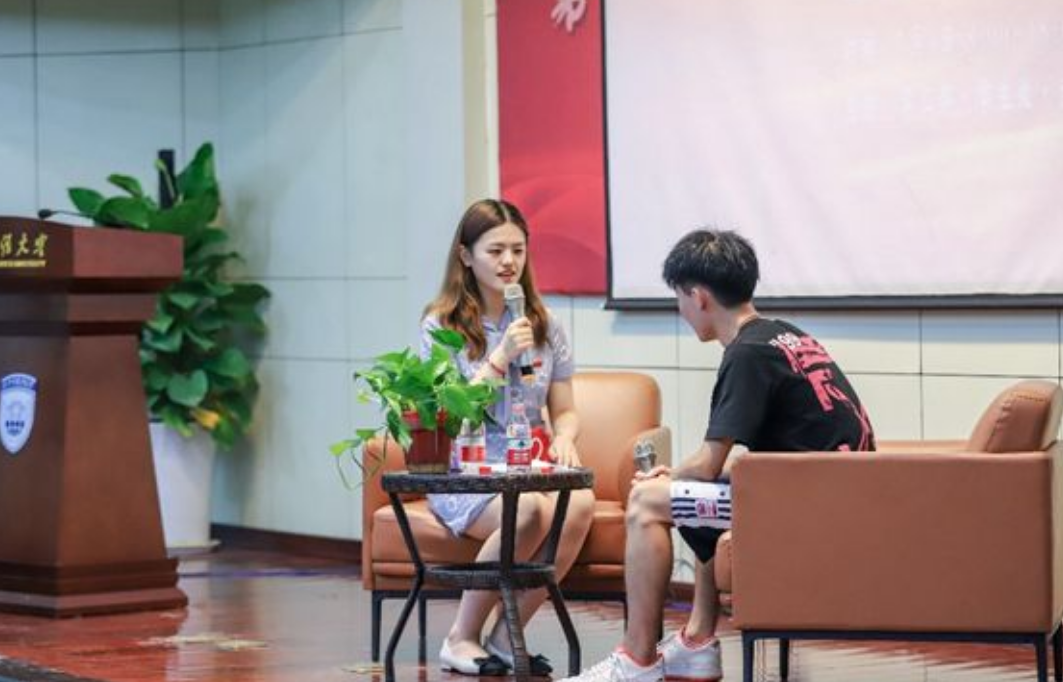 又一“双一流”高校招聘辅导员，年薪不低于18万，还有“编制”拿