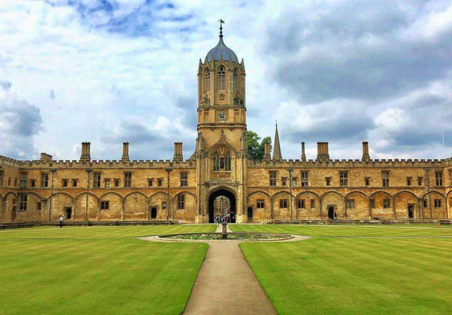 高中生收到牛津录取通知书，家庭条件被曝光，网友：难怪能上牛津