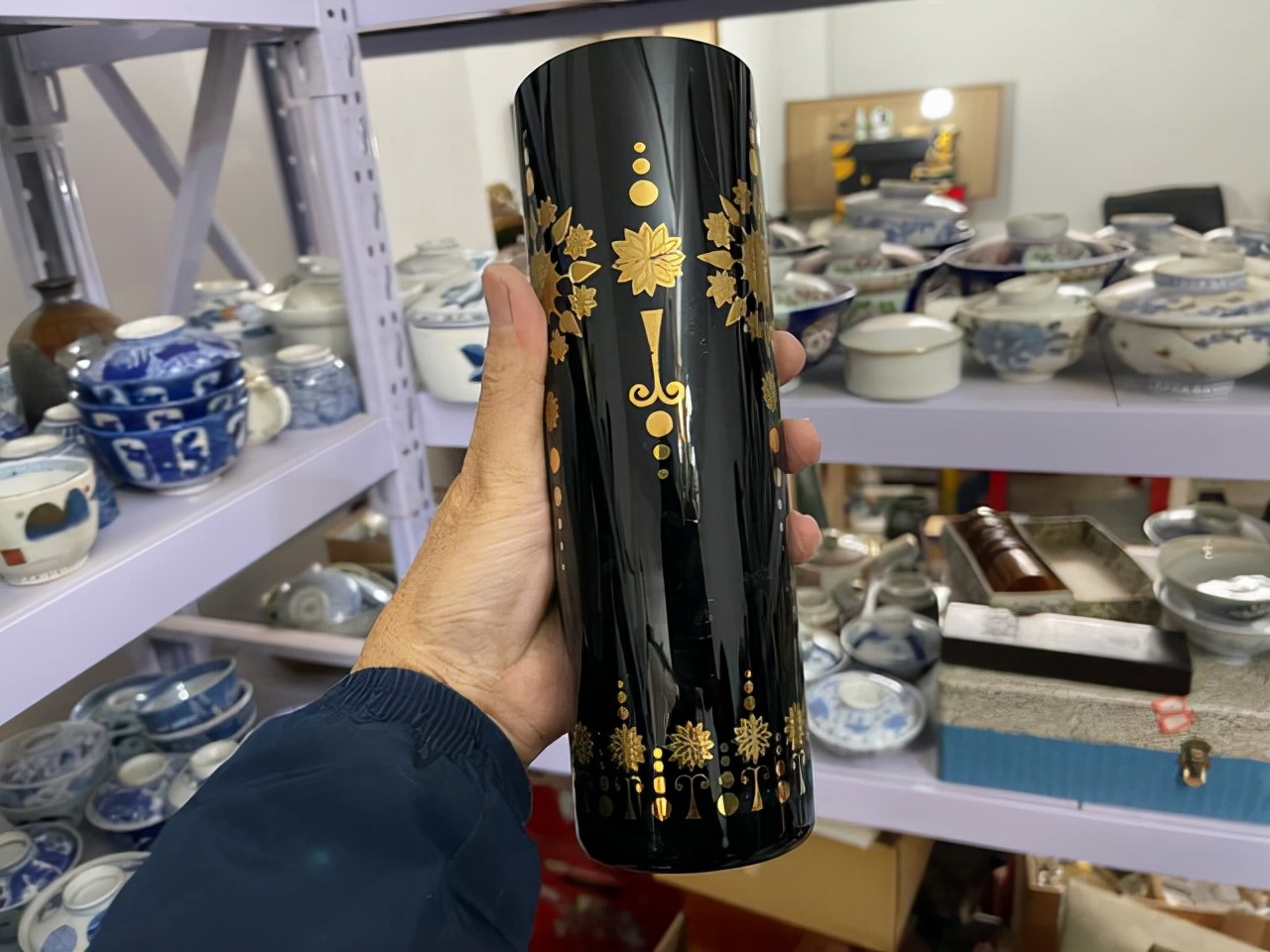 买旧物也上瘾：逛不够的古玩市场，新发现的日瓷仓库
