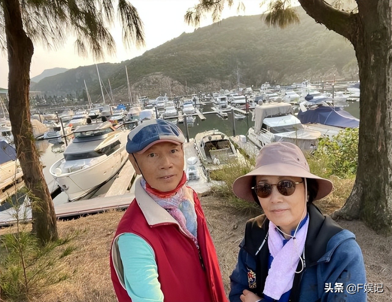 汪明荃曝与罗家英分隔两地会挂念 出差期间每天都和老公通电话