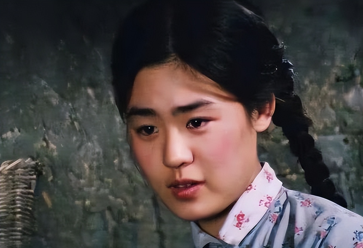 丛珊：19岁演女主，20岁火遍全国却遭排挤，如今60岁过得怎样？