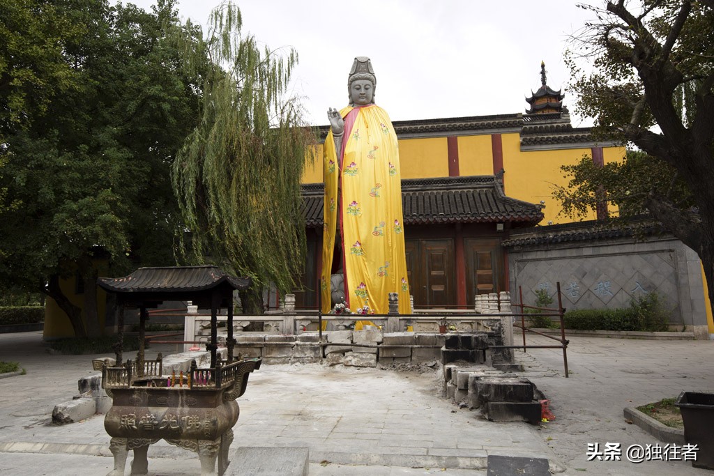 金山寺简介（一个充满历史传说与神话故事的寺庙）