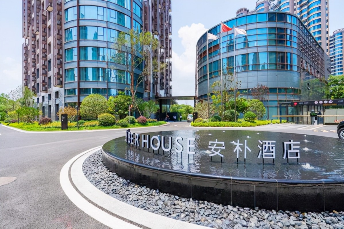 任正非3儿女个个优秀：孟晚舟坚强、任平沉稳、姚安娜哈佛学霸