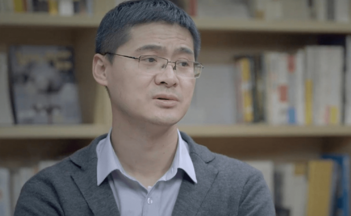 “努力就能成功”？知名教授说出大实话，三大因素或将战胜高考