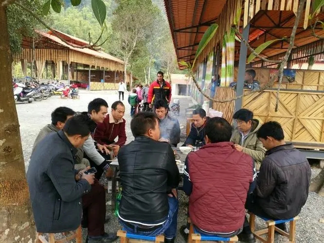 云南夫妻三年成当地首富，引起警方怀疑，跟踪调查后全家被逮捕