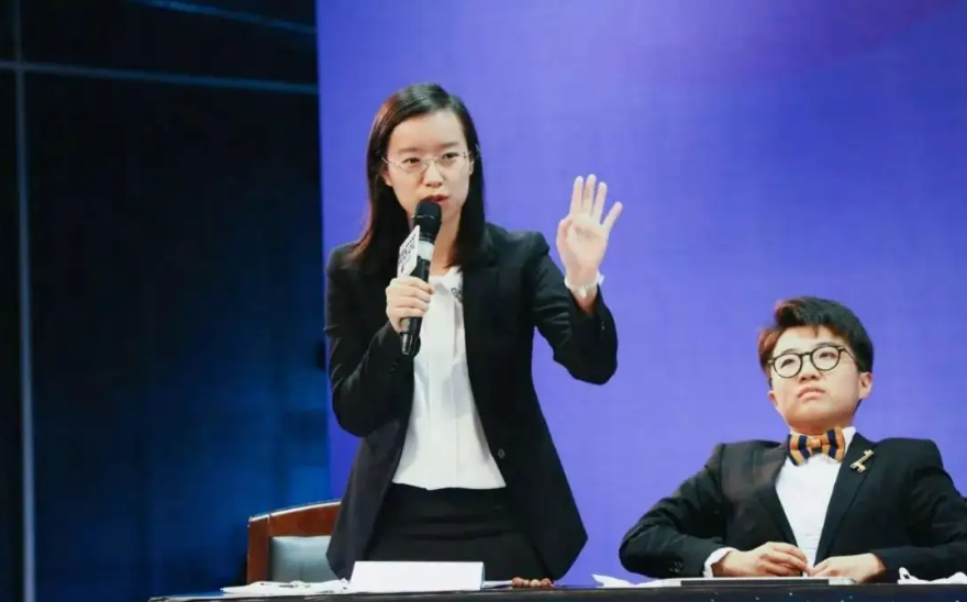 让母亲借100万供自己读哈佛，1年还清债务，詹青云的底气是什么？