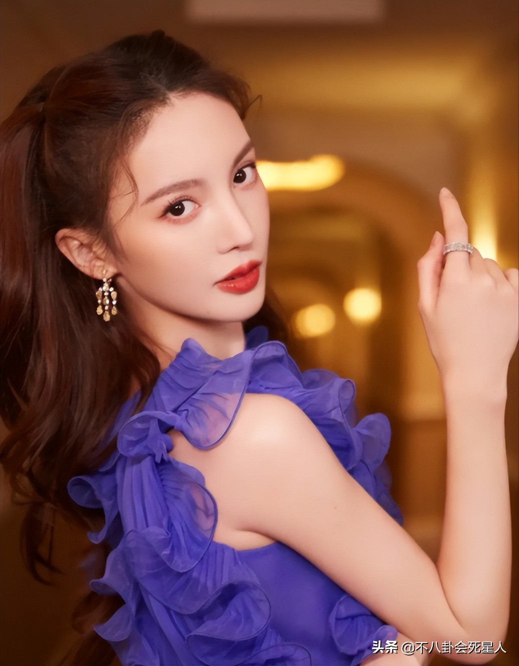 娱乐圈“丑女”不简单：开100家餐厅、得影后、捐退休金做公益