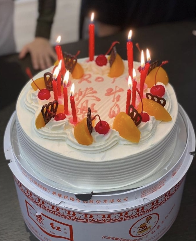 陈若仪晒庆生照，和林志颖高调秀幸福，与闺蜜李靓蕾离婚反差大