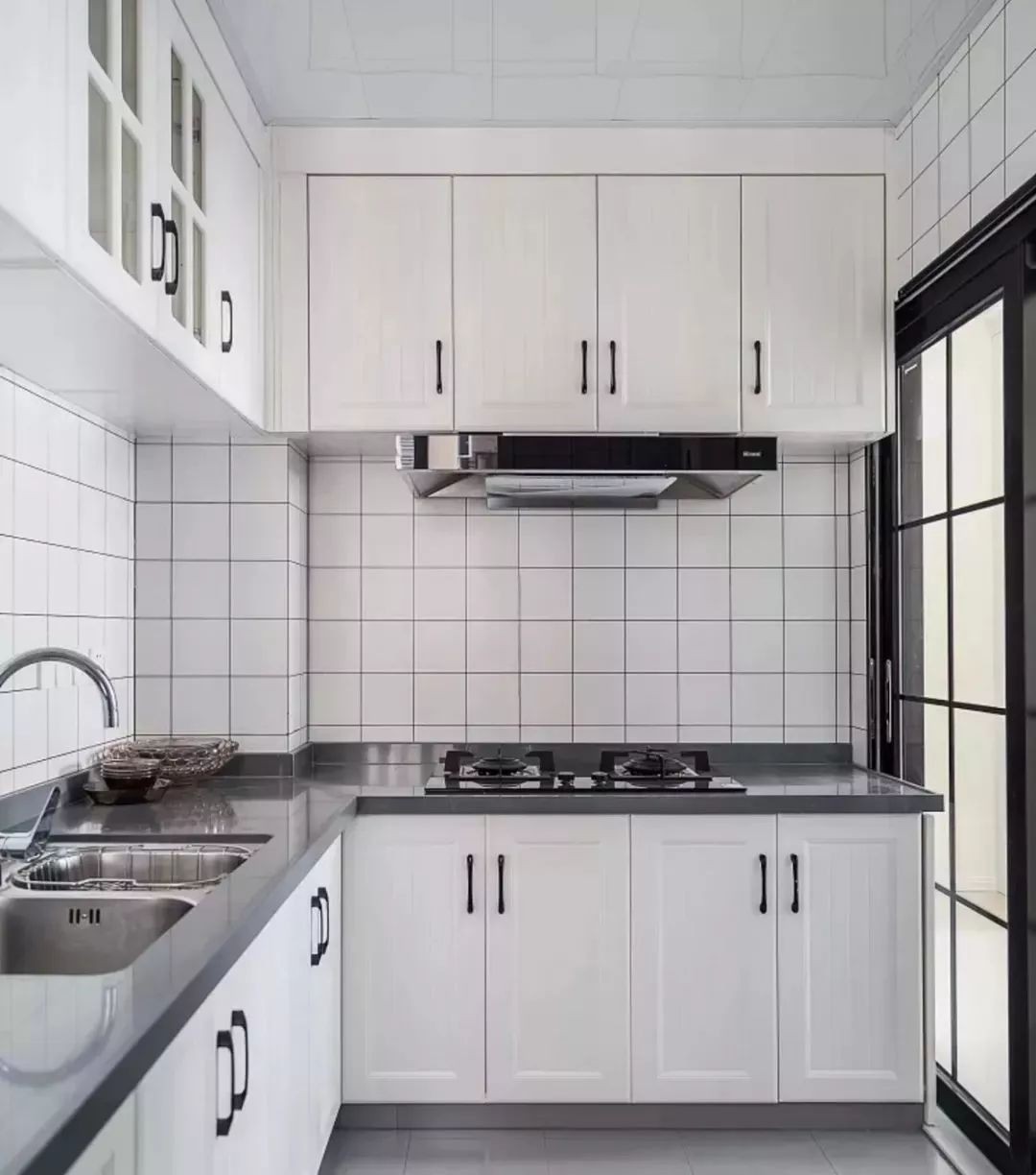 L型、U型、一字型、双一字型厨房，你家厨房到底适合哪种布局？