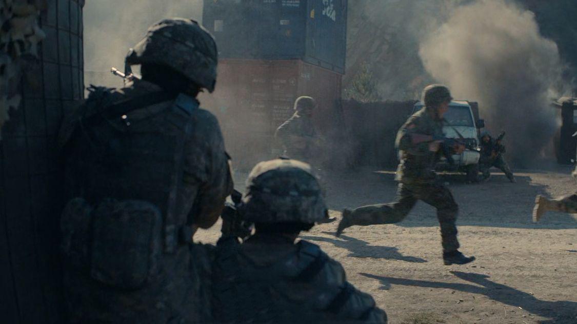 为什么战争片都喜欢削弱军队实力呢？因为完全按照军队拍不好看