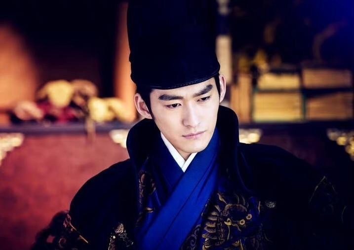 穿飞鱼服我只服这11位男星！穿上后个个化身为万人迷，霸气侧漏