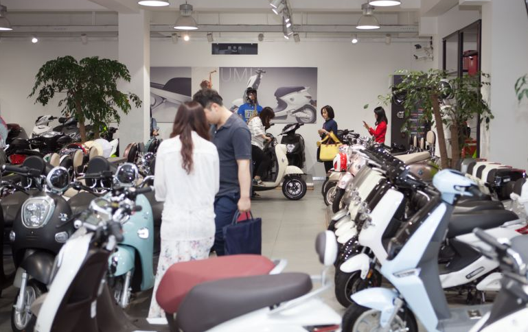 电动车品牌推荐，雅迪、爱玛、新日、小刀、台铃。