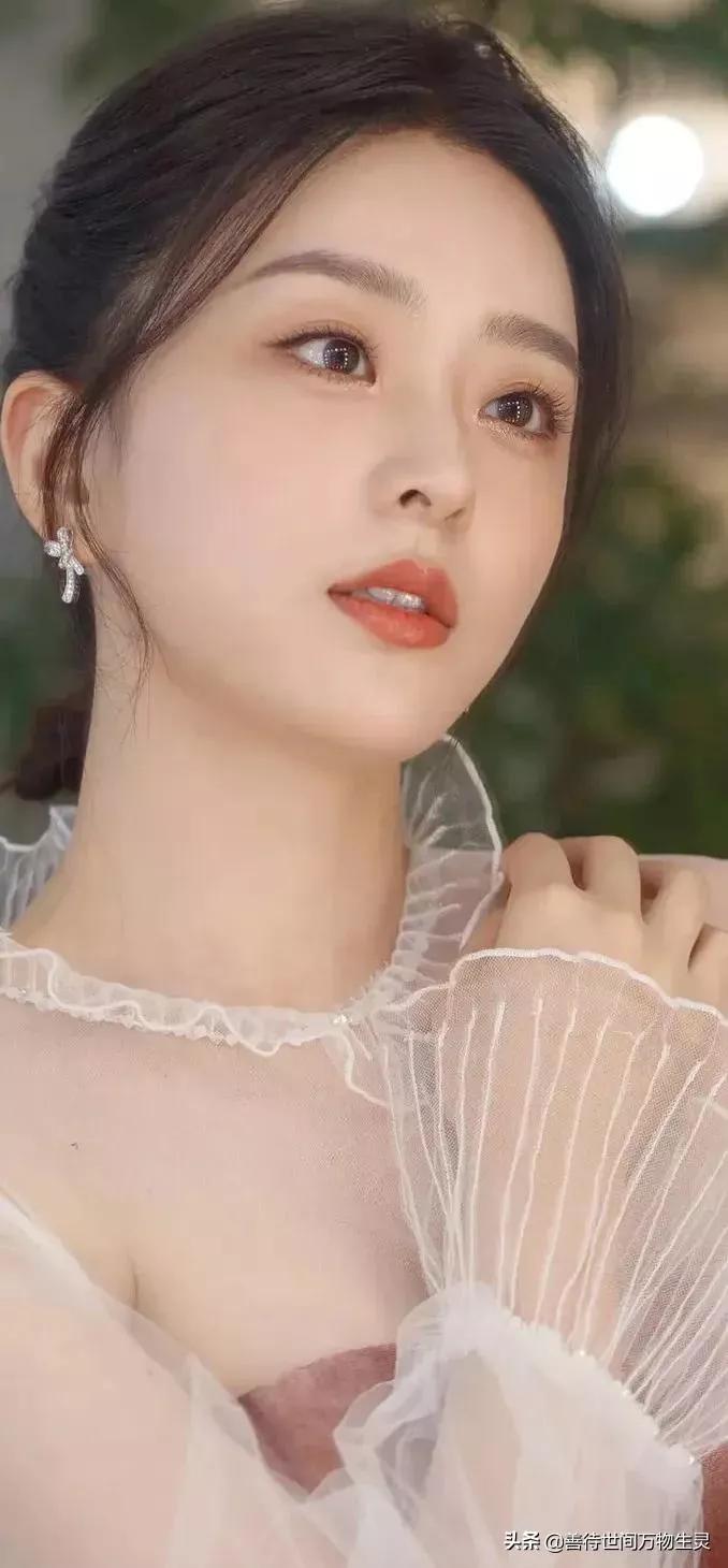 如花似玉的王嘉丽